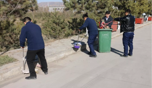 文明创建我先行 ——乐鱼在线登录入口-乐鱼(中国)
团委开展环境卫生整治志愿活动(图2)