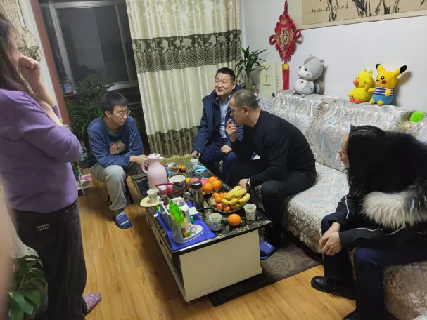 关爱员工冷暖 传递组织温情——乐鱼在线登录入口-乐鱼(中国)
组织开展员工家访活动(图2) 关爱员工冷暖 传递组织温情——乐鱼在线登录入口-乐鱼(中国)
组织开展员工家访活动(图2)