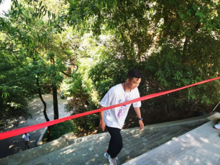 助力文旅市场 展示产投风采——乐鱼在线登录入口-乐鱼(中国)
组织开展员工登山比赛活动(图8)